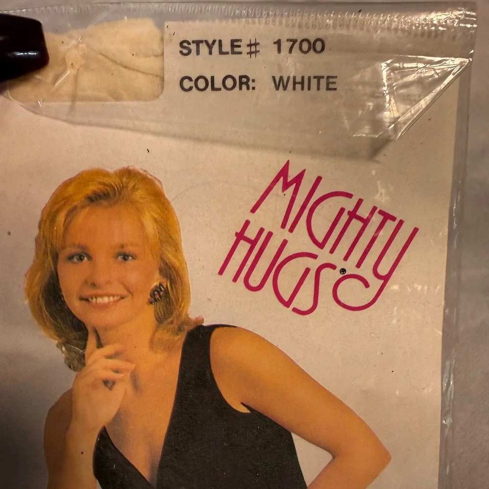 Mighty Hugs Super Sheer Pantyhose‎ Style 1700 CD White One Size Fits All NIP